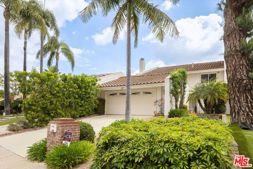 2484 Angelo Drive