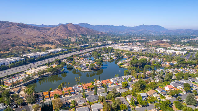 5426 Cedarhaven Drive, Agoura Hills CA: https://media.crmls.org/mediaz/a4130174-0022-4ce8-9c9d-a0380f06253c.jpg