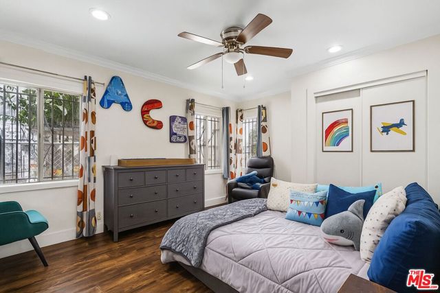 5342 Lemon Grove Avenue, Los Angeles CA: https://media.crmls.org/mediaz/a41367b6-b96f-4140-994c-85dfc9b355de.jpg