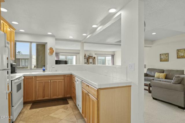 Detail Gallery Image 17 of 56 For 137 Mainsail Ct, Port Hueneme,  CA 93041 - 3 Beds | 2/1 Baths