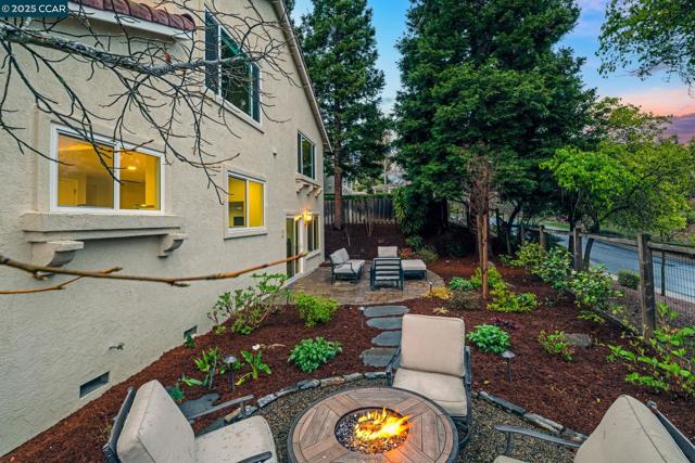4072 Westminster Pl, Danville CA: https://media.crmls.org/mediaz/a4138696-ca94-46e6-b453-f56277d54fb3.jpg