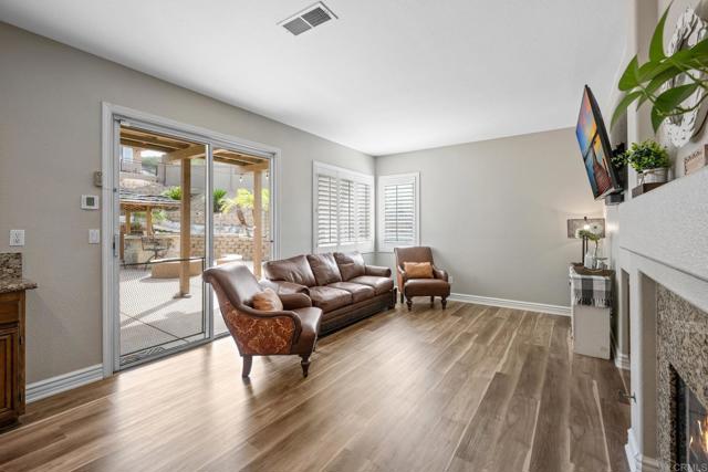 Image 15 of 47 For 13615 Braeswood