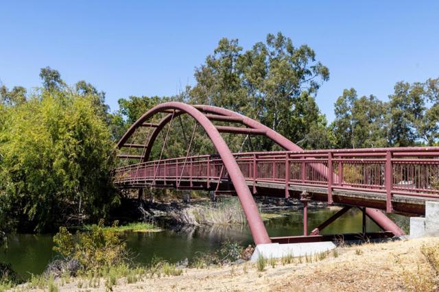 20 Mariposa Avenue, Los Gatos CA: https://media.crmls.org/mediaz/a413cb33-602d-40af-85af-9e55ec88492d.jpg