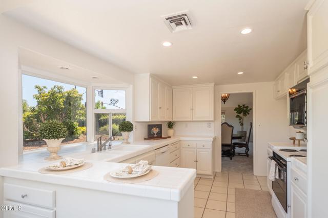 Detail Gallery Image 11 of 42 For 1808 Burleson Ave, Thousand Oaks,  CA 91360 - 4 Beds | 2/1 Baths