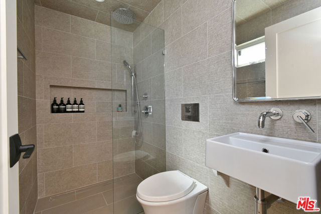 18033 Rosita Street, Encino CA: https://media.crmls.org/mediaz/a41705fa-fbcc-4201-a496-118dd946f4e6.jpg