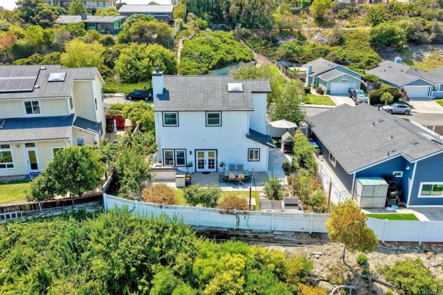 1782 E Pointe Avenue, Carlsbad CA: https://media.crmls.org/mediaz/a4178d6c-3883-407a-be89-6fd7c5dd63d2.jpg