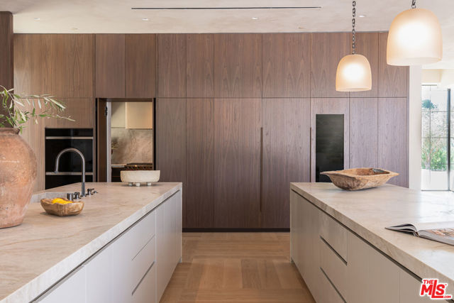 24172 Lupin Hill Road, Hidden Hills CA: https://media.crmls.org/mediaz/a418d467-171b-4da5-90d6-c818330156ab.jpg