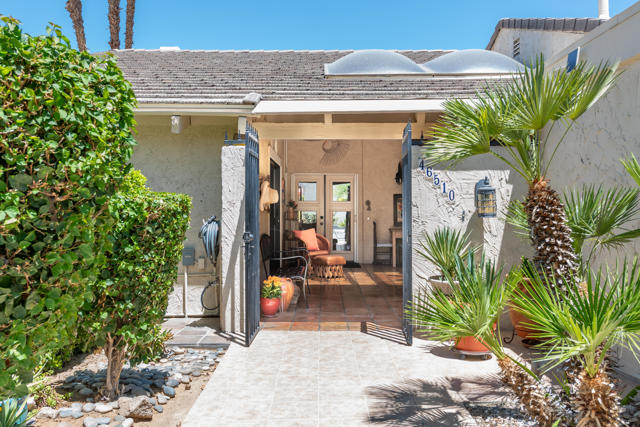 46510 Arapahoe Drive, Indian Wells CA: https://media.crmls.org/mediaz/a4192ae8-682c-4633-82f7-4a4297488e4c.jpg