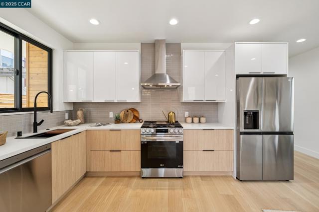 1270 64th St, Emeryville CA: https://media.crmls.org/mediaz/a4193b85-7005-4460-9125-c78e2a04268f.jpg