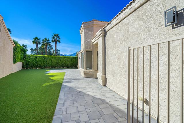 48211 Vista De Nopal, La Quinta CA: https://media.crmls.org/mediaz/a419f028-5f52-4869-b166-c512ac88cb20.jpg