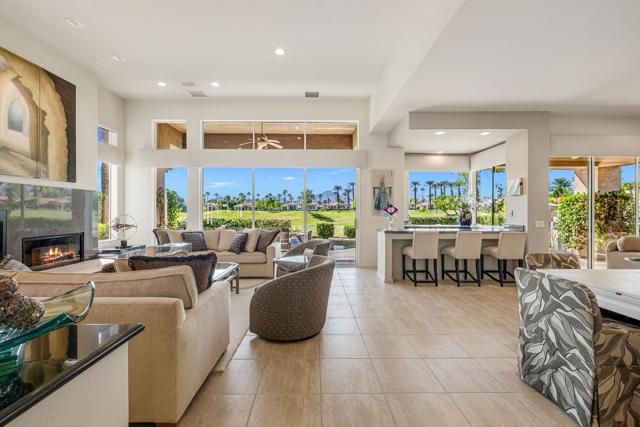 424 White Horse Trail, Palm Desert, CA 92211