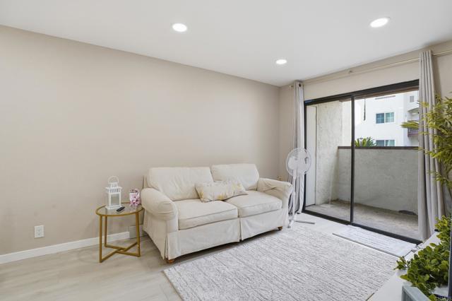 Detail Gallery Image 6 of 9 For 6350 Genesee Ave #107,  San Diego,  CA 92122 - 1 Beds | 1 Baths