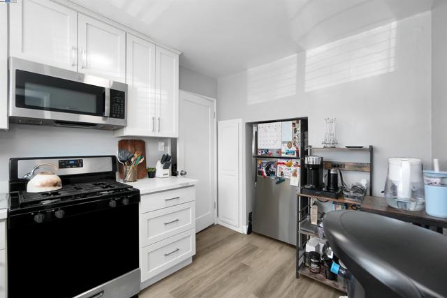 21926 Victory Dr, Hayward CA: https://media.crmls.org/mediaz/a41aef98-77a5-485b-8ff7-5b7dae91f4e4.jpg