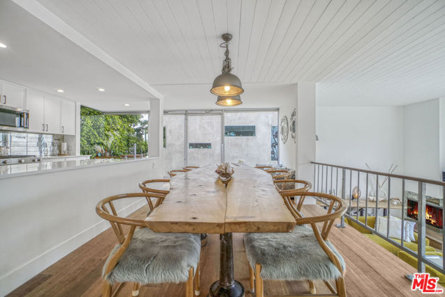 657 Mildred Avenue, Venice CA: https://media.crmls.org/mediaz/a41bd087-22ad-4b99-ad7d-c588b8eae0d9.jpg