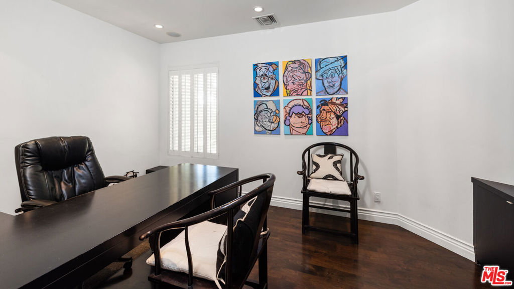 1115 N Beverly Drive