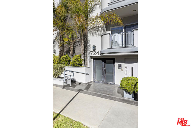 Image 3 for 724 S Westgate Ave #101, Los Angeles, CA 90049