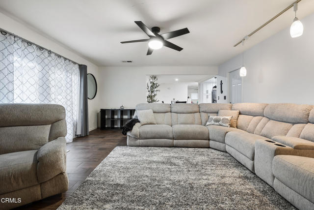 Detail Gallery Image 8 of 43 For 361 Plumas Ave, Ventura,  CA 93004 - 4 Beds | 2 Baths