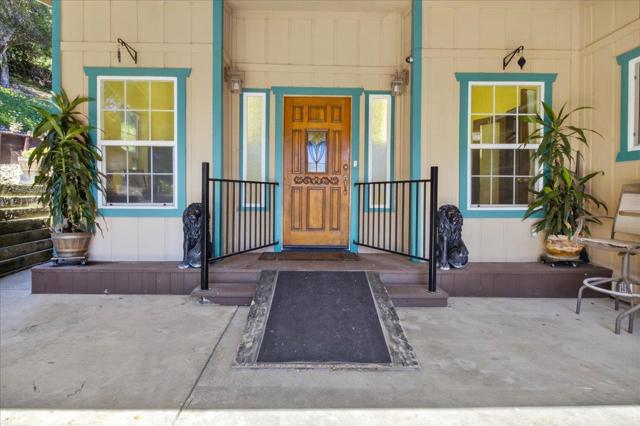 1222 Via Del Sol Road, Salinas CA: https://media.crmls.org/mediaz/a41e5d58-703a-45b7-858b-c366ae3a14c7.jpg