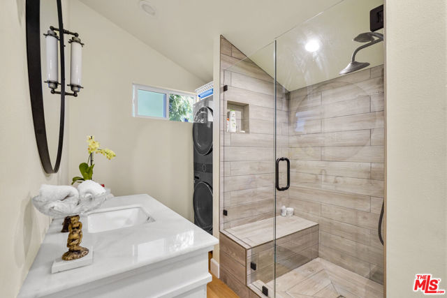 6052 Merritt Drive, Malibu CA: https://media.crmls.org/mediaz/a41eda82-c239-4f3d-b5db-dfd01e4c13f8.jpg