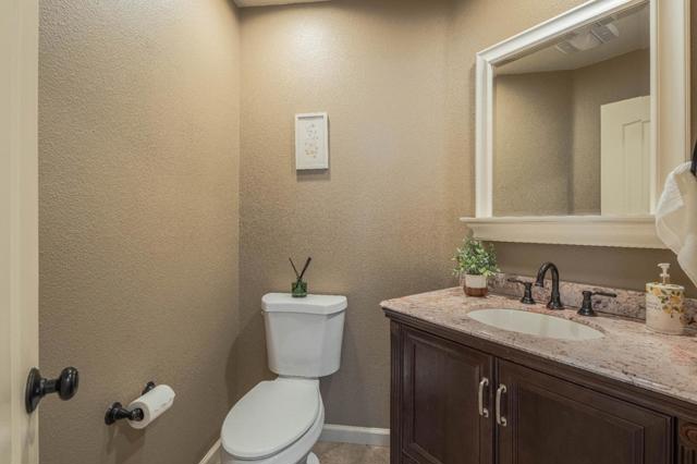 27320 Bavella Way, Salinas CA: https://media.crmls.org/mediaz/a41f24d1-670c-4dbb-803f-46ab6b2ffcf4.jpg