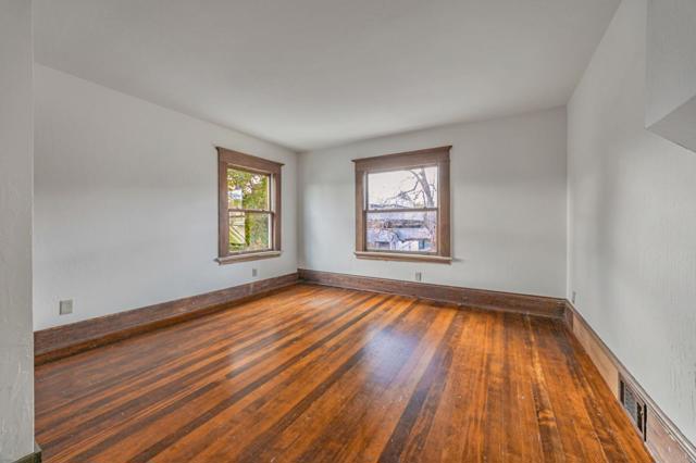 333 Waverley Street, Palo Alto CA: https://media.crmls.org/mediaz/a41f61a3-7e72-4030-ace0-e3bf01350408.jpg