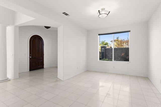 Detail Gallery Image 10 of 44 For 1004 Red Granite Rd, Chula Vista,  CA 91913 - 5 Beds | 4/1 Baths