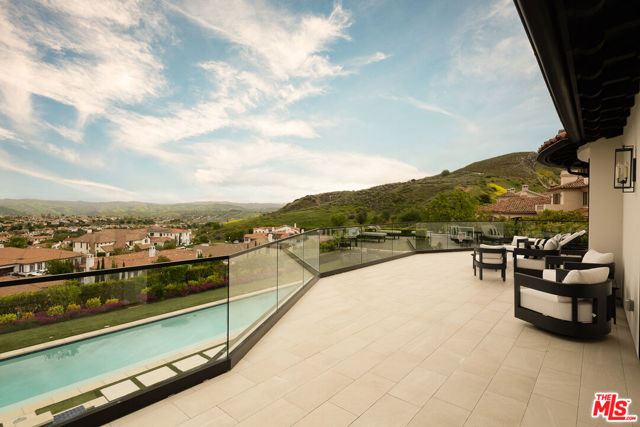 25201 Prado Del Misterio, Calabasas CA: https://media.crmls.org/mediaz/a420cea6-7f17-406d-851a-a2f32d6e25a9.jpg