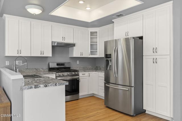 11928 Bubbling Brook Street, Moorpark CA: https://media.crmls.org/mediaz/a4214aac-5bf3-4c00-9d15-3e56454c8d38.jpg