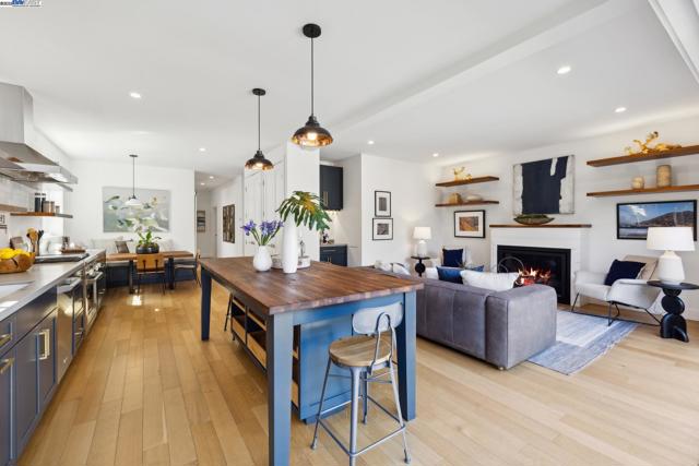 5472 KALES AVENUE, Oakland CA: https://media.crmls.org/mediaz/a4218979-0dd9-49cf-b9bf-a35cf82bb9b0.jpg