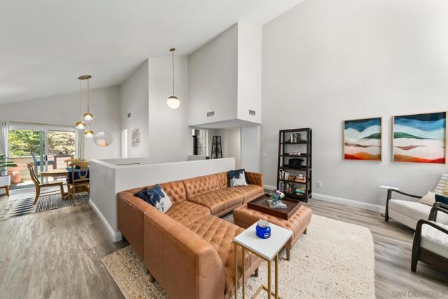4366 Caminito Pintoresco, San Diego CA: https://media.crmls.org/mediaz/a42190e8-99be-4874-9551-86e3218f7e26.jpg
