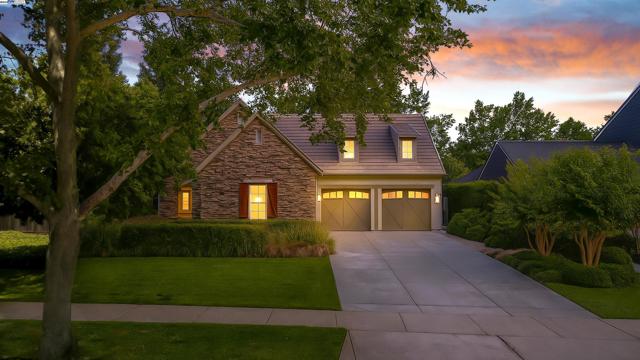 1993 Fairway Oaks Dr, Ripon CA: https://media.crmls.org/mediaz/a4219ef9-31ff-4cf5-9390-d8a4f759b529.jpg