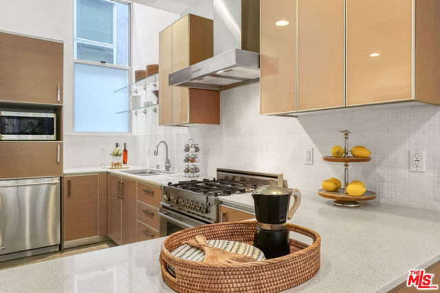 1220 N Orange Grove Avenue, West Hollywood CA: https://media.crmls.org/mediaz/a421b633-f87d-43a0-841f-ae5e12613ef1.jpg
