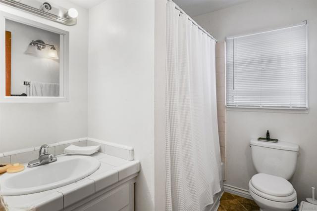 1228 Grand Ave, San Diego CA: https://media.crmls.org/mediaz/a421fba2-2d22-4235-81ca-910dd80dd8f5.jpg