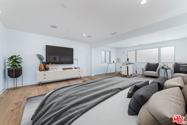 11770 N Hillsborough Lane, Porter Ranch CA: https://media.crmls.org/mediaz/a42363e7-0ffc-4330-a3b1-9cabf86fc6d2.jpg