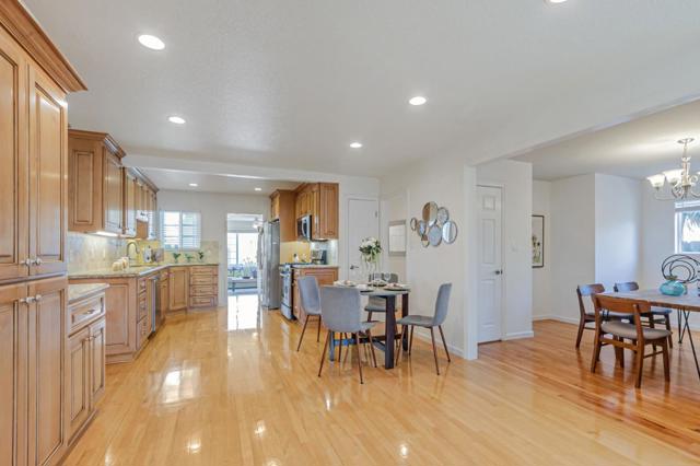 5140 Trade Wind Lane, Fremont CA: https://media.crmls.org/mediaz/a424b9c1-ce74-42a7-87d7-05edc0281eaf.jpg