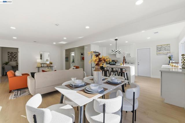 137 Tamarack Dr, Union City CA: https://media.crmls.org/mediaz/a42599fe-8c39-4aa0-890e-886392c764f2.jpg