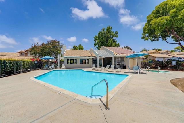 1354 Palomar Place, Vista CA: https://media.crmls.org/mediaz/a4259e57-fa4c-40d3-8488-65ddea91d5cf.jpg