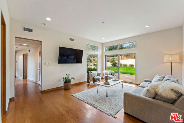 2175 Cold Canyon Road, Calabasas CA: https://media.crmls.org/mediaz/a425ca5b-4725-47e6-b634-5be11298fdc1.jpg