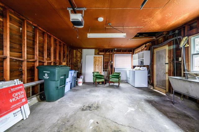 311 Linden Avenue, San Bruno CA: https://media.crmls.org/mediaz/a426579e-2cdf-4abd-afdf-81e310e4ba2b.jpg