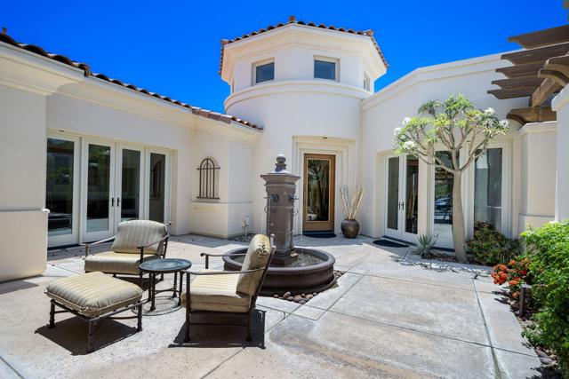 945 Hawk Hill Trail, Palm Desert CA: https://media.crmls.org/mediaz/a426d8cf-80bc-423e-970c-4a0239207f5c.jpg