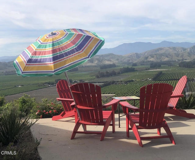 1077 Garrido Drive, Camarillo CA: https://media.crmls.org/mediaz/a427e254-043b-472c-b9b8-751fcfe083d3.jpg