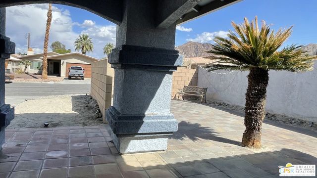 51905 Avenida Rubio, La Quinta CA: https://media.crmls.org/mediaz/a427e998-9643-40af-a2b4-7112e1e4bb12.jpg
