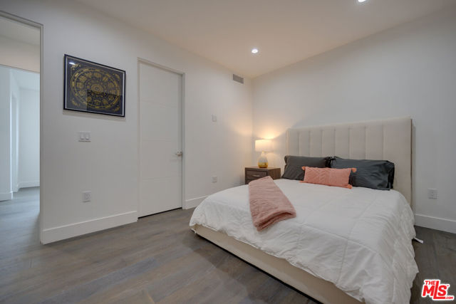 4422 S Riley Drive, Los Angeles CA: https://media.crmls.org/mediaz/a42855d9-b90a-4414-8482-6c22150309a9.jpg