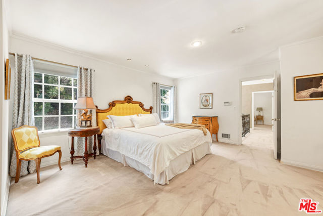 1148 COLDWATER CANYON Drive, Beverly Hills CA: https://media.crmls.org/mediaz/a428c2db-ace2-4cea-8d65-7012eda3b3f5.jpg