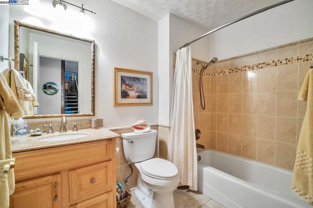 31865 Chicoine Ave, Hayward CA: https://media.crmls.org/mediaz/a4295f71-a1e1-47c4-b58f-af2427a10c51.jpg