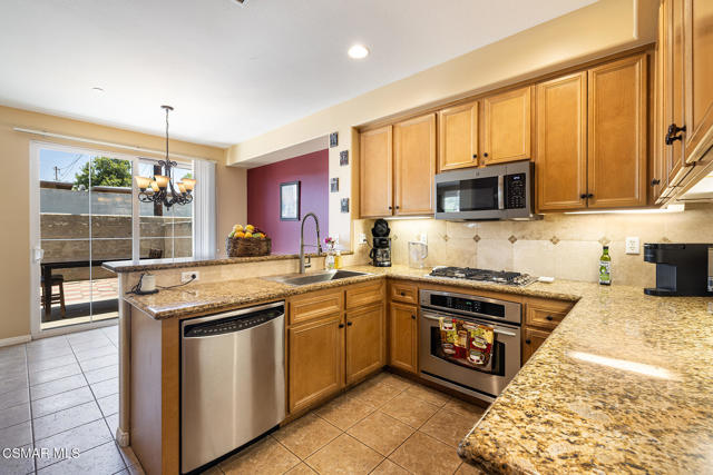 2918 Estilita Way, Simi Valley CA: https://media.crmls.org/mediaz/a42a619b-fa18-4602-a4bf-5099f159fd7d.jpg