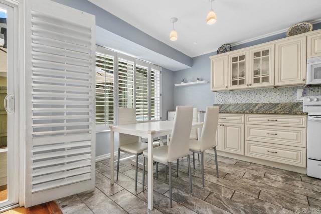 Detail Gallery Image 4 of 32 For 5450 Kiowa Dr #39,  La Mesa,  CA 91942 - 3 Beds | 2/1 Baths