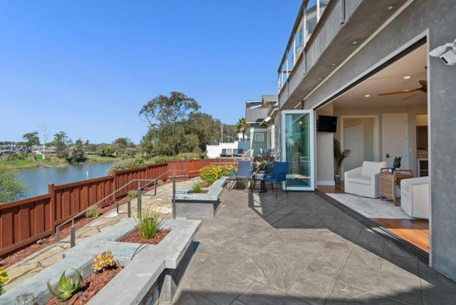 2974 E Cliff Drive, Santa Cruz CA: https://media.crmls.org/mediaz/a42b1632-7686-4840-a4d0-b7dfc159633a.jpg
