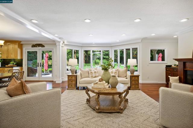 4405 Deer Ridge Rd, Danville CA: https://media.crmls.org/mediaz/a42b18ea-d043-4fde-a4a7-f65ccf195dd3.jpg