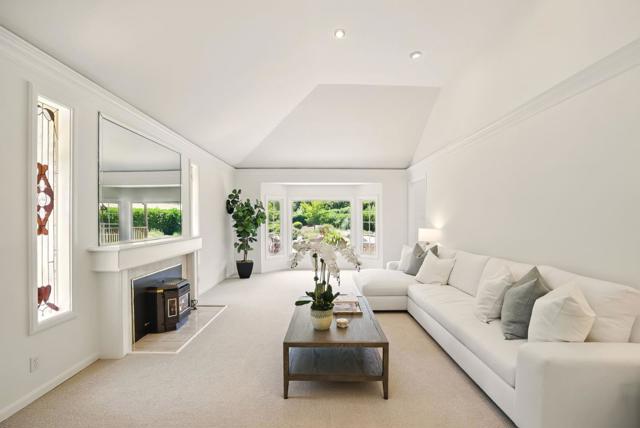 11633 Dawson Drive, Los Altos Hills CA: https://media.crmls.org/mediaz/a42c2c31-6cfd-4107-a880-7a1142cb064f.jpg